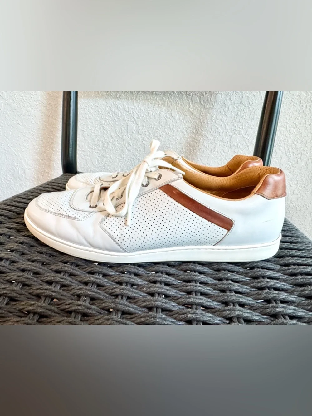 Magnanni Casual Sneakers Shoes White Brown Leather Sneakers Mens Size 11 M - Picture 1 of 8